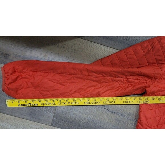 Red Under Armour Women's Puffer Jacket Fitted Size Large Cold Gear - Picture 6 of 6